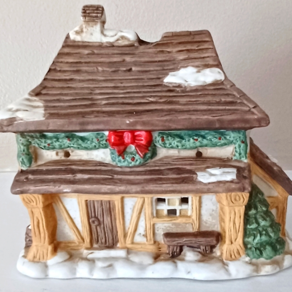 EUC PartyLite Painted Porcelain Rustic AlpineTealight House